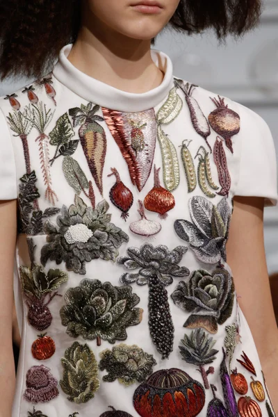 Look 8